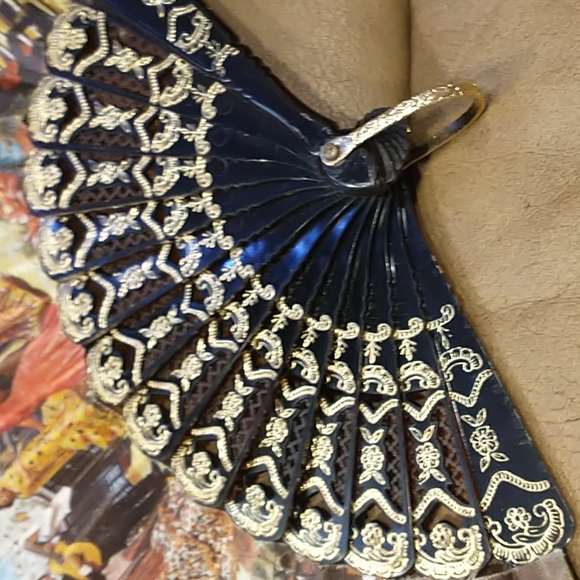 FREE add-on w/$50 purchase Gorgeous Fold Out Fabric & Lace Fan - Picture 5 of 9